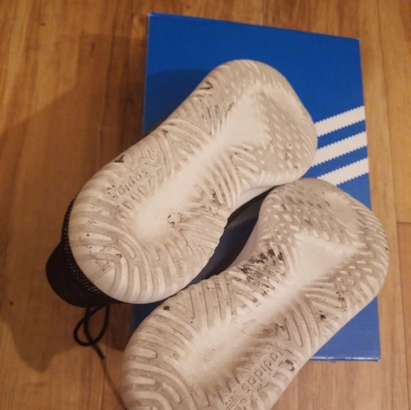 SOLD Kids adidas - Picture 3 of 4